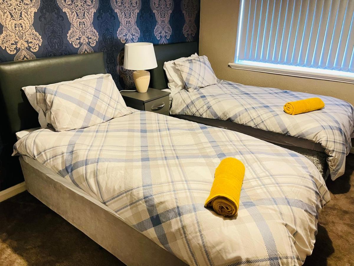 3 Bedroom Holiday House,Close To M6-Express Way To Centre Birmingham Dış mekan fotoğraf